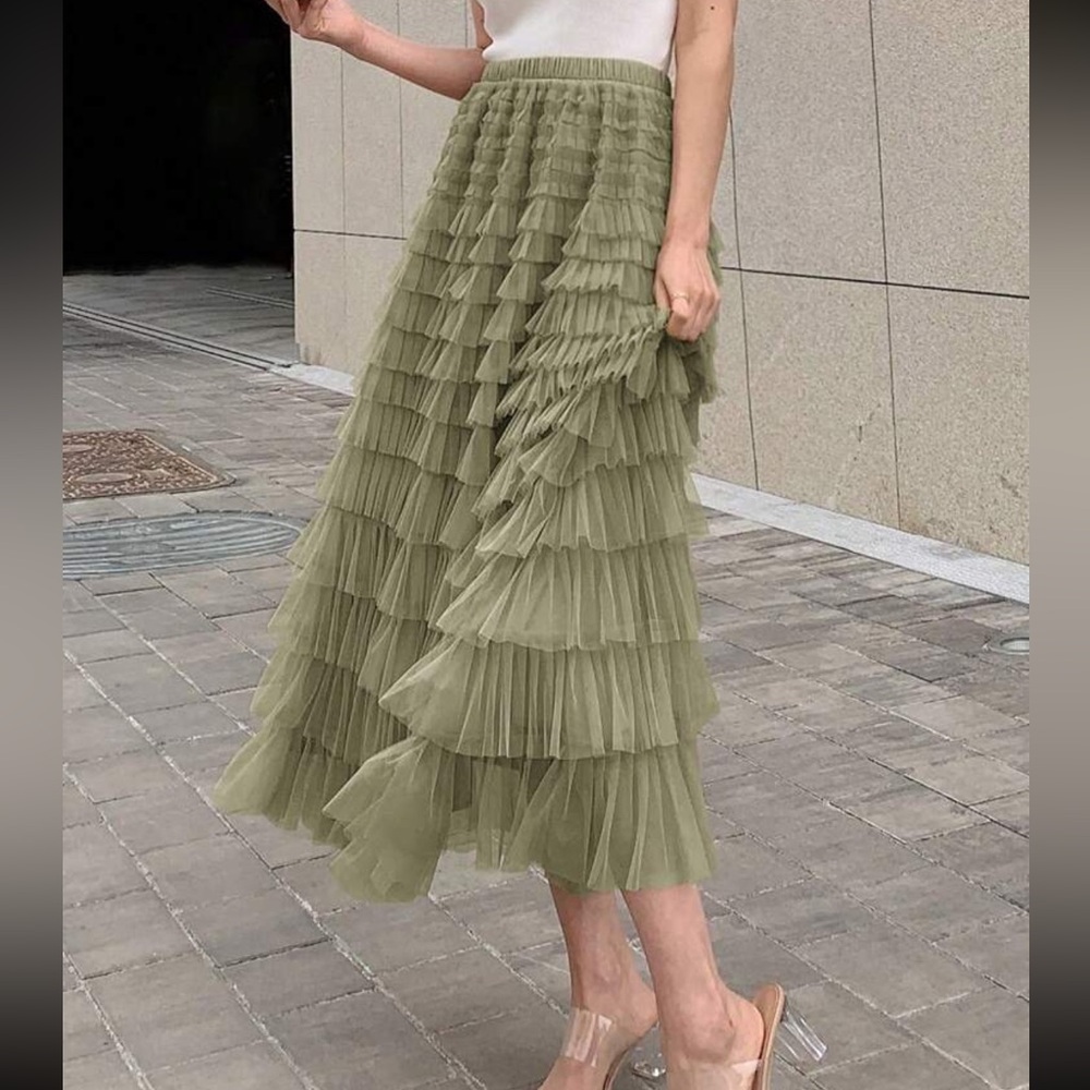 Luxe Mesh Layered Evening Flowy Maxi Skirt - Picture 5 of 13